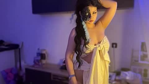 Snapshot of nikoli_naw chatting on 10/29/25, 06:42 nikoli_naw online show from 10/29/25, 06:42