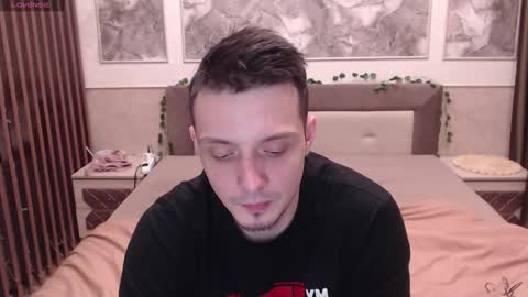 Snapshot of nikolos_vise chatting on 01/12/25, 04:40 Nikolos online show from 01/12/25, 04:40