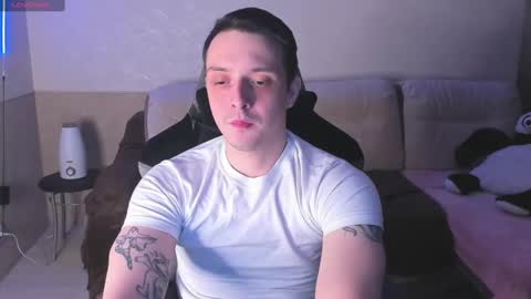 Snapshot of nikolos_vise chatting on 02/08/25, 03:42 Nikolos online show from 02/08/25, 03:42