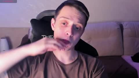 Snapshot of nikolos_vise chatting on 02/11/25, 08:20 Nikolos online show from 02/11/25, 08:20