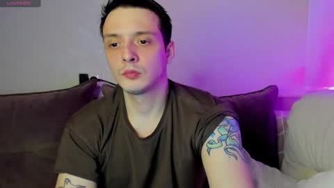 Snapshot of nikolos_vise chatting on 02/14/25, 08:15 Nikolos online show from 02/14/25, 08:15