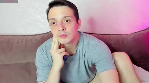 Snapshot of nikolos_vise chatting on 02/20/25, 05:40 Nikolos online show from 02/20/25, 05:40