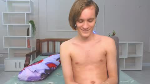 Snapshot of nikompell chatting on 12/31/24, 04:16 niko online show from 12/31/24, 04:16