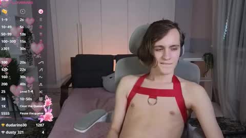 Snapshot of nikompell chatting on 02/08/25, 06:01 niko online show from 02/08/25, 06:01