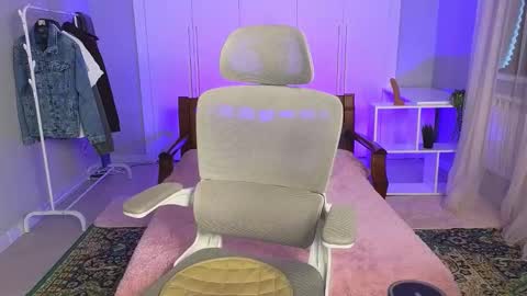 Snapshot of nikompell chatting on 02/26/25, 08:04 niko online show from 02/26/25, 08:04