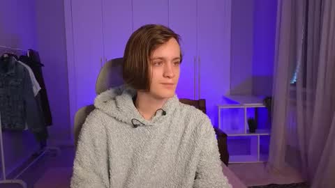 Snapshot of nikompell chatting on 02/28/25, 05:37 niko online show from 02/28/25, 05:37