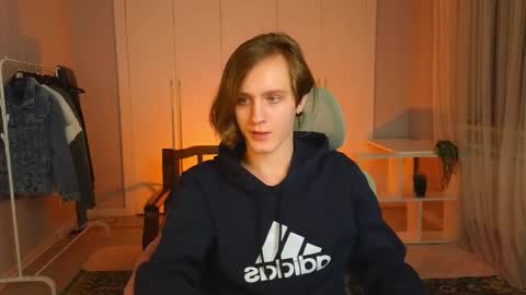 Snapshot of nikompell chatting on 03/10/25, 08:45 niko online show from 03/10/25, 08:45