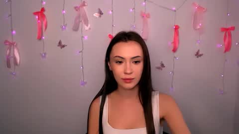 nikonara_ online show from 04/05/26, 12:35