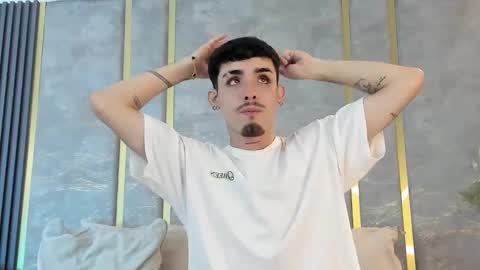 Snapshot of nikostone chatting on 12/21/25, 04:19 Niko Stone online show from 12/21/25, 04:19