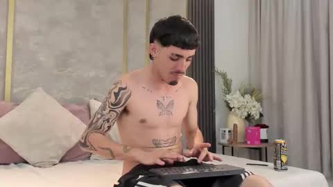 Snapshot of nikostone chatting on 03/07/26, 06:32 Niko Stone online show from 03/07/26, 06:32