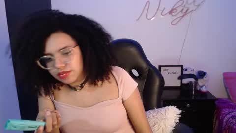 Snapshot of niky_golden chatting on 01/10/25, 09:23 Nicole GTM-5 1100 pm - 700 am online show from 01/10/25, 09:23