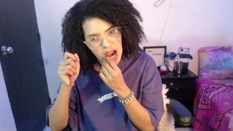 Snapshot of niky_golden chatting on 01/26/25, 08:25 Nicole GTM-5 1100 pm - 700 am online show from 01/26/25, 08:25