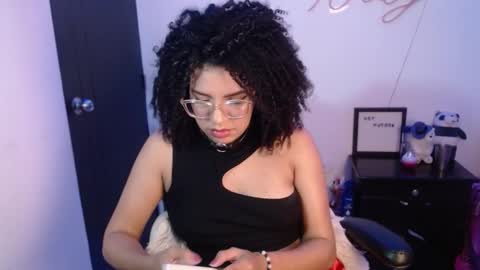 Snapshot of niky_golden chatting on 01/27/25, 06:52 Nicole GTM-5 1100 pm - 700 am online show from 01/27/25, 06:52