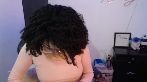 Snapshot of niky_golden chatting on 02/03/25, 06:02 Nicole GTM-5 1100 pm - 700 am online show from 02/03/25, 06:02