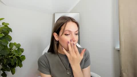 Snapshot of niky_jess chatting on 01/26/25, 12:11 Veronica online show from 01/26/25, 12:11