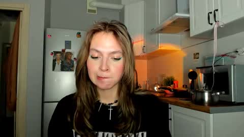 Snapshot of niky_jess chatting on 02/06/25, 09:06 Veronica online show from 02/06/25, 09:06