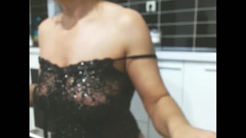 niky_sweet19 online show from 11/05/25, 10:10