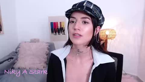 Snapshot of nikyastark chatting on 03/06/25, 08:16 Niky A Stark online show from 03/06/25, 08:16