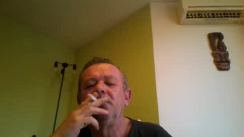 Snapshot of nikyo419 chatting on 01/17/26, 06:18 nikyo419 online show from 01/17/26, 06:18