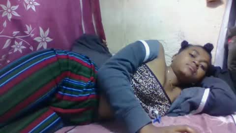 nilah online show from 11/11/25, 02:17