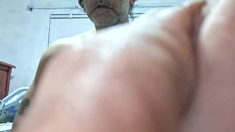 Snapshot of nillbuster007 chatting on 02/15/26, 12:47 nillbuster007 online show from 02/15/26, 12:47