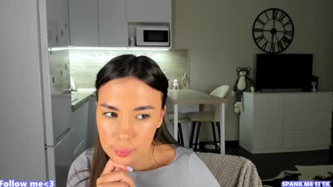 Bella online show from 01/15/25, 02:35