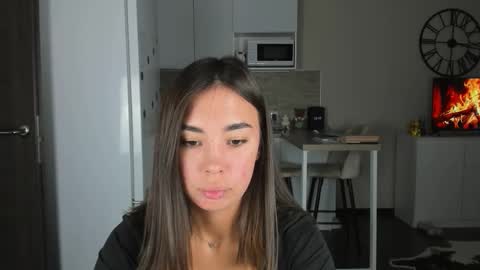 Bella online show from 10/12/25, 01:26