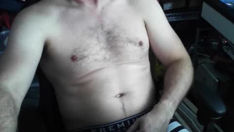 Snapshot of nillis chatting on 11/04/25, 11:42 nillis online show from 11/04/25, 11:42