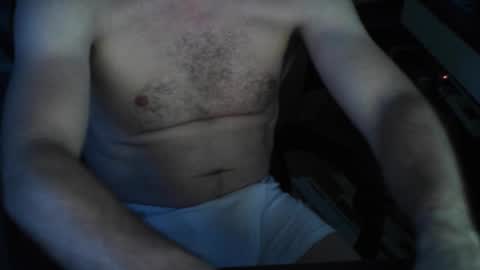 Snapshot of nillis chatting on 12/16/25, 10:09 nillis online show from 12/16/25, 10:09