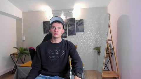 Snapshot of nils_saint chatting on 09/13/25, 02:33 Nils online show from 09/13/25, 02:33