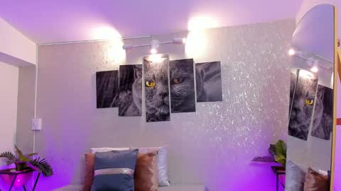 Snapshot of nils_saint chatting on 10/25/25, 04:09 Nils online show from 10/25/25, 04:09