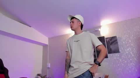 Snapshot of nils_saint chatting on 10/30/25, 04:14 Nils online show from 10/30/25, 04:14