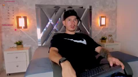 Snapshot of nils_saint chatting on 11/17/25, 03:01 Nils online show from 11/17/25, 03:01