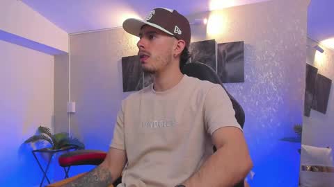 Snapshot of nils_saint chatting on 11/22/25, 06:45 Nils online show from 11/22/25, 06:45