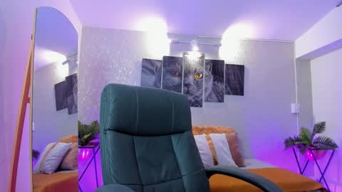 Snapshot of nils_saint chatting on 12/04/25, 03:38 Nils online show from 12/04/25, 03:38