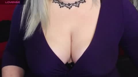 Blonde Nimpho online show from 11/10/25, 08:35