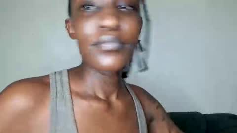 nina_bambi online show from 05/12/26, 07:11
