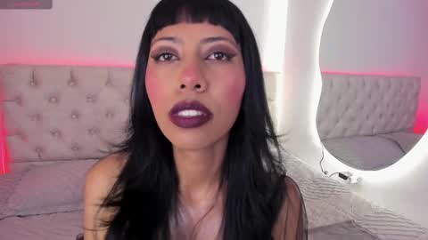 Nina Fox  online show from 11/13/25, 12:59