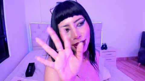 Nina Fox  online show from 05/16/26, 12:40