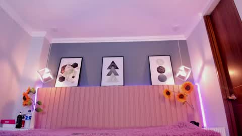 nina_ford_ online show from 05/01/26, 03:11
