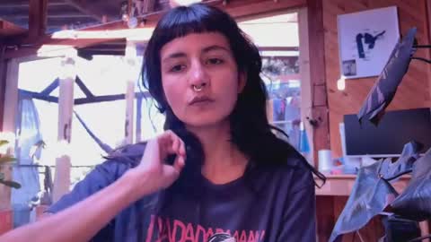 Nina.  online show from 05/04/26, 09:44