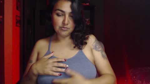 Snapshot of nina_moonbeam chatting on 01/03/25, 12:43 Nina Moon online show from 01/03/25, 12:43