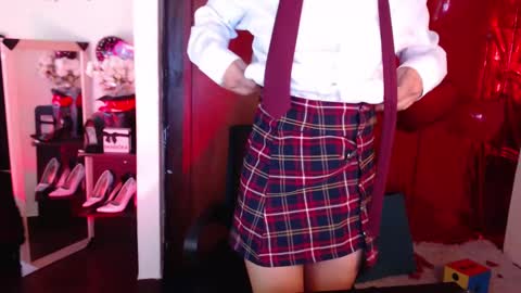 Snapshot of nina_paige chatting on 02/16/25, 07:48 nina online show from 02/16/25, 07:48