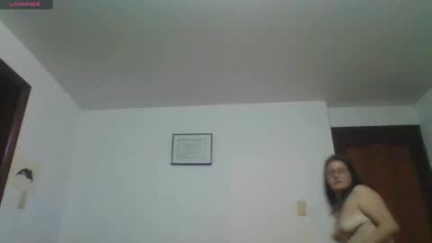 Snapshot of nina_petit chatting on 02/24/25, 12:52 Nina online show from 02/24/25, 12:52
