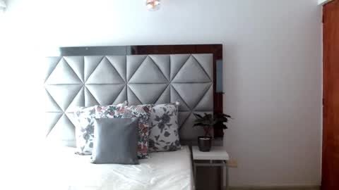  Nina  online show from 12/04/24, 08:29