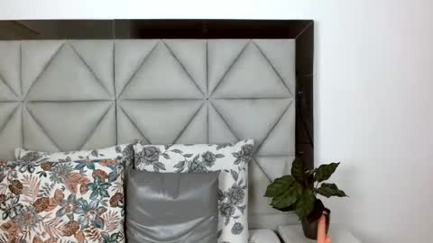  Nina  online show from 12/20/24, 11:58