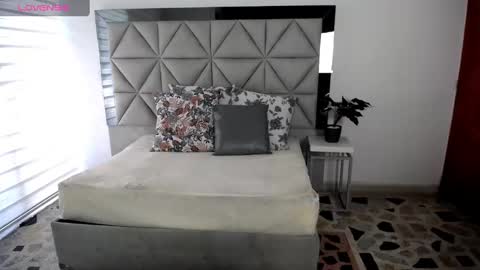  Nina  online show from 01/08/25, 08:29