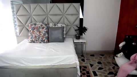  Nina  online show from 01/20/25, 08:40