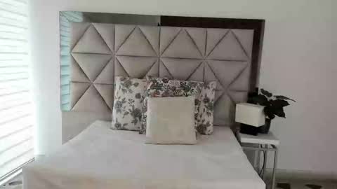  Nina  online show from 09/12/25, 08:20