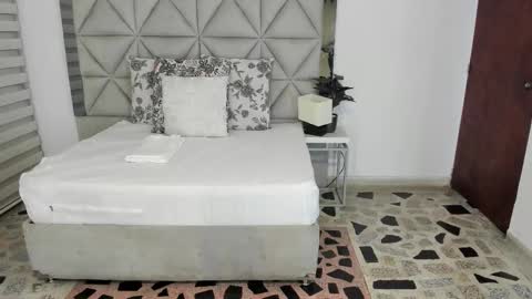  Nina  online show from 10/20/25, 11:16